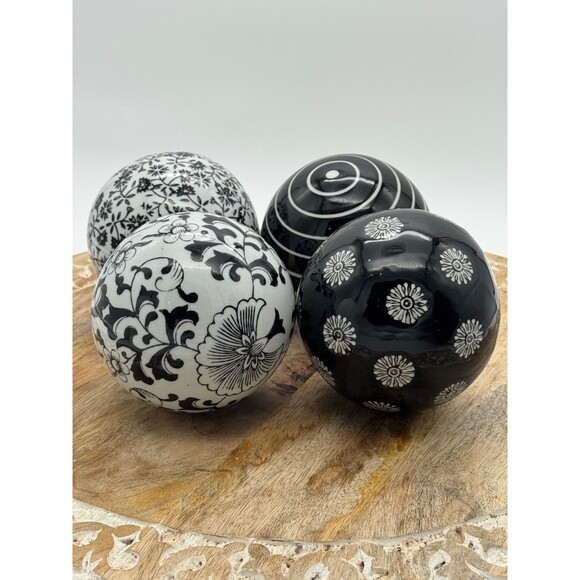 4 CHINOISERIE BLACK AND WHITE CERAMIC Orbs RUG BALLS 4in Stripes Floral Decor - Picture 5 of 9